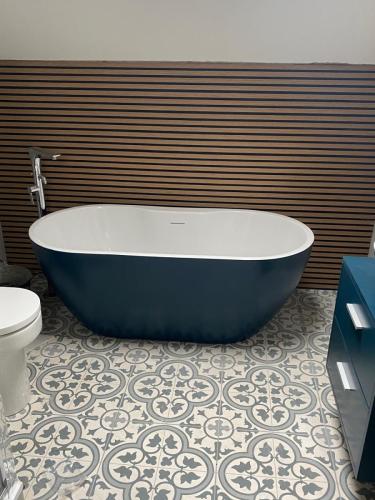 Bathroom Suite Suppliers