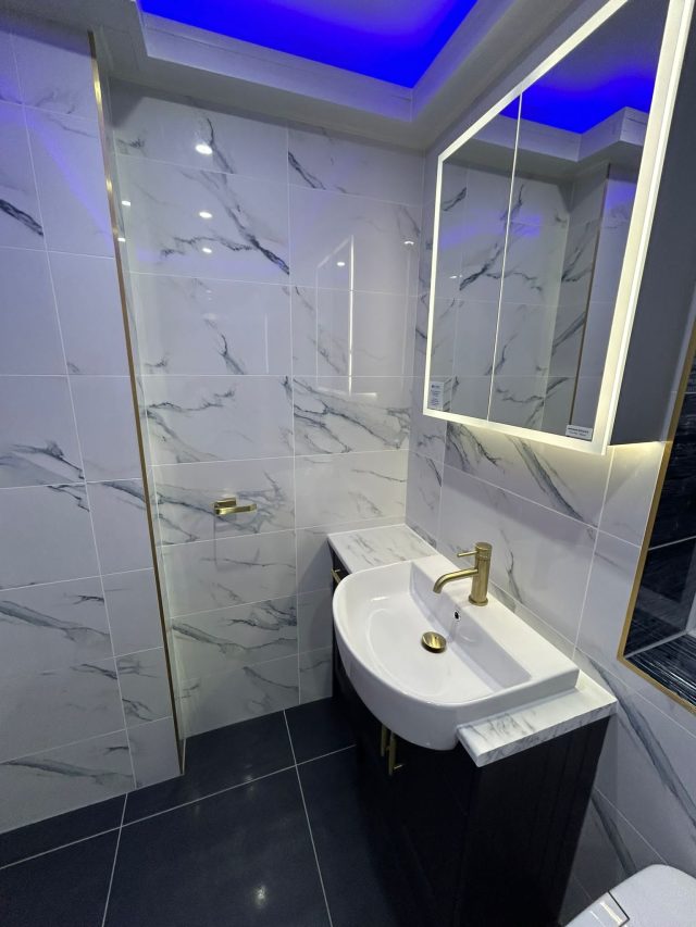 bathroom tiles blackpool